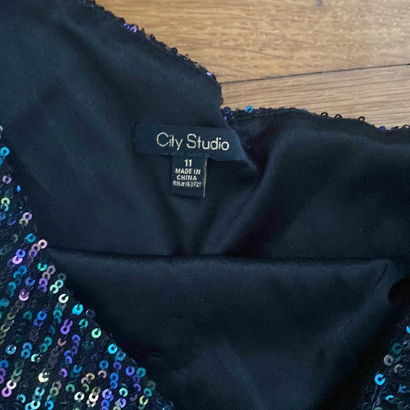 Blueish/black one sleeve mini dress with cut out - Picture 3 of 3